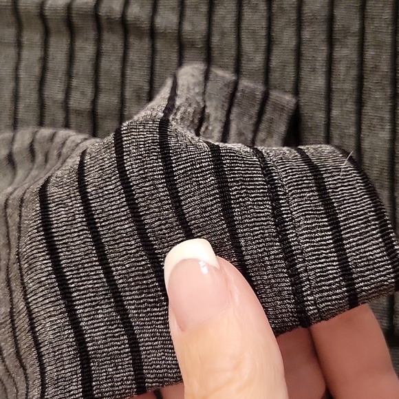 CHICO'S TRAVELERS CARDIGAN - Picture 5 of 9